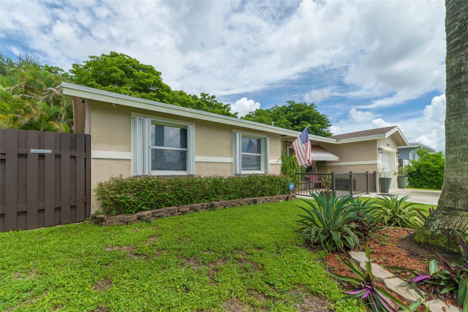 11841 NW 33RD ST, Sunrise, FL 33323