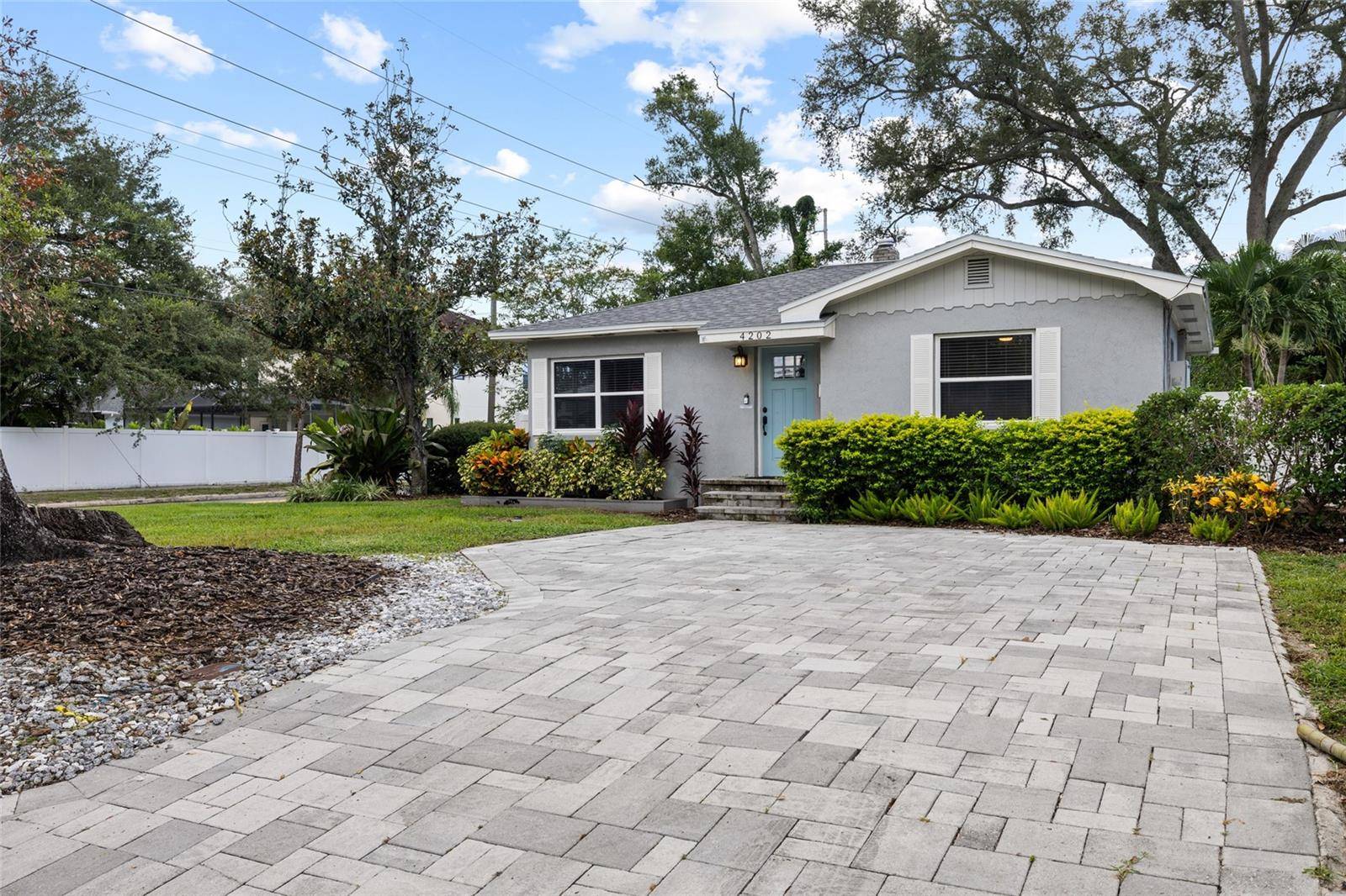 4202 W PALMIRA AVE, Tampa, FL 33629