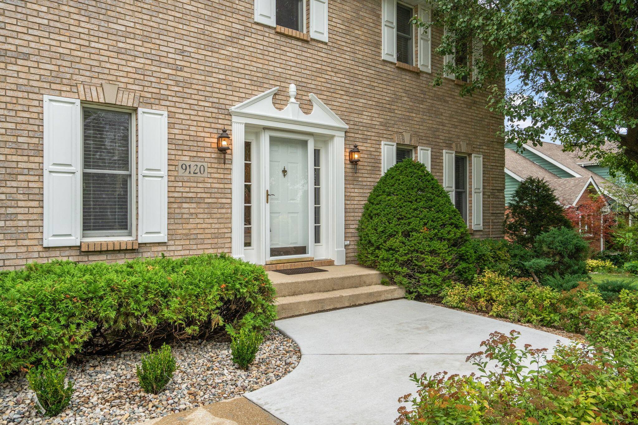 9120 Franklin Drive, St. John, IN 46373