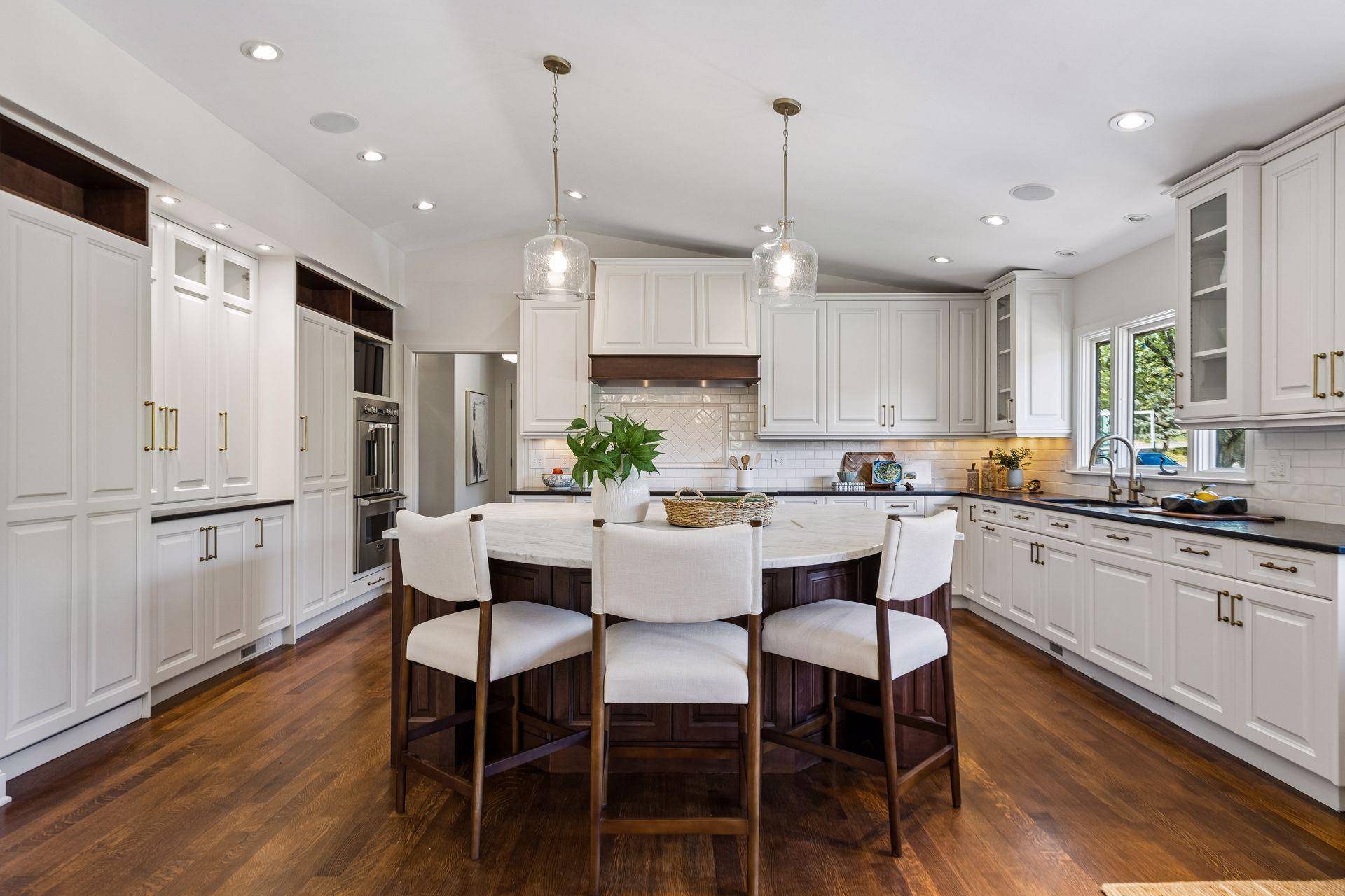 5708 Camelback DR, Edina, MN 55436
