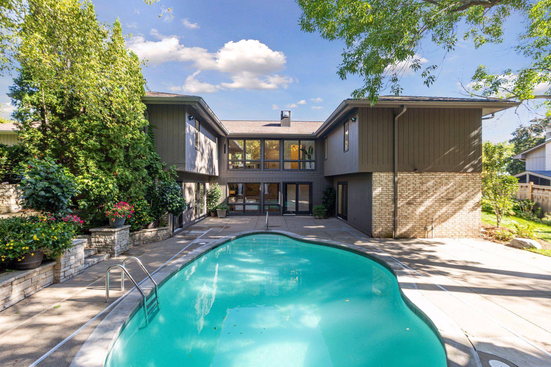 5708 Camelback DR, Edina, MN 55436