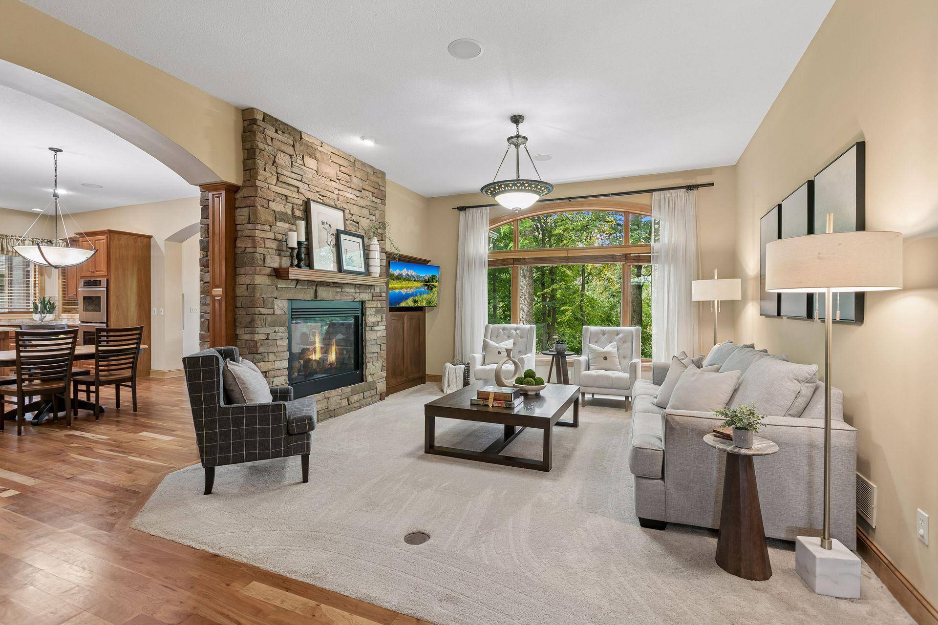 9951 Vagabond CT N, Maple Grove, MN 55311