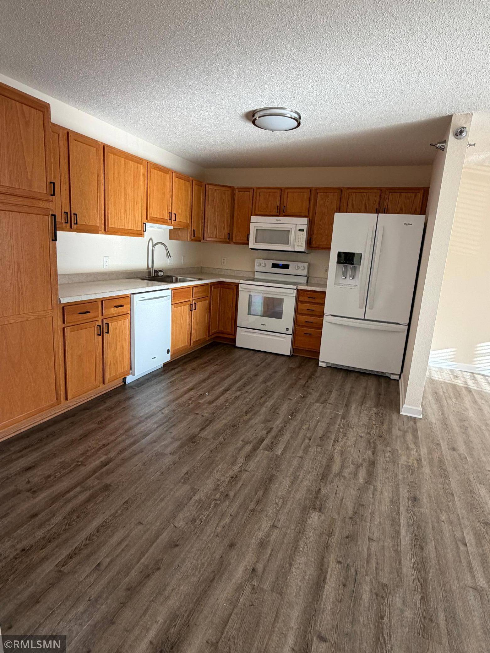 12 6th ST NE #225, Osseo, MN 55369
