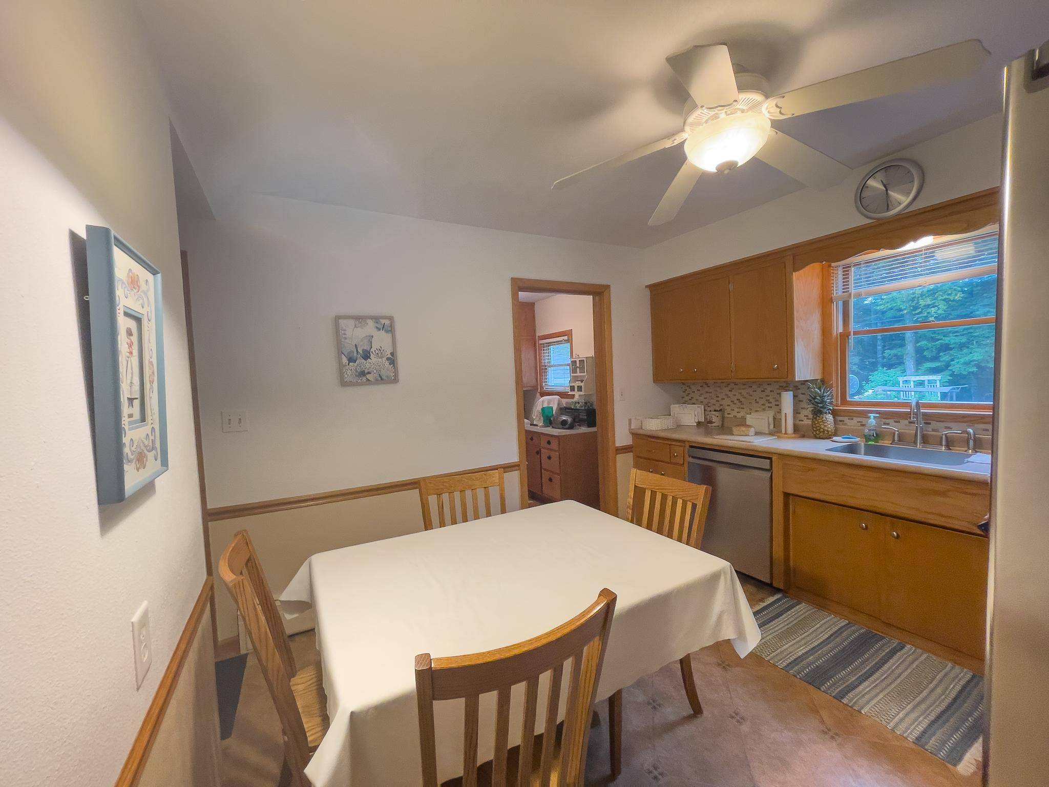 84 Hays CIR, Silver Bay, MN 55614