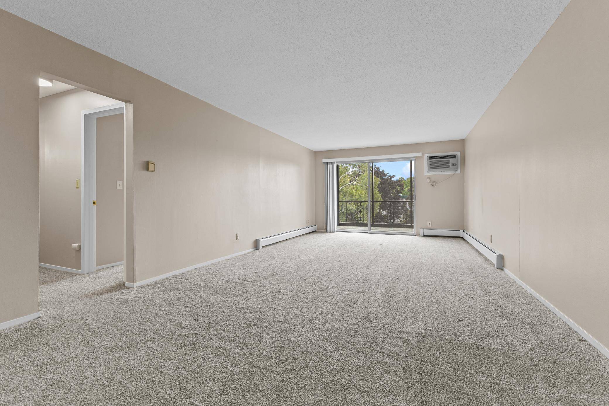 2730 Dale ST N #D305, Roseville, MN 55113