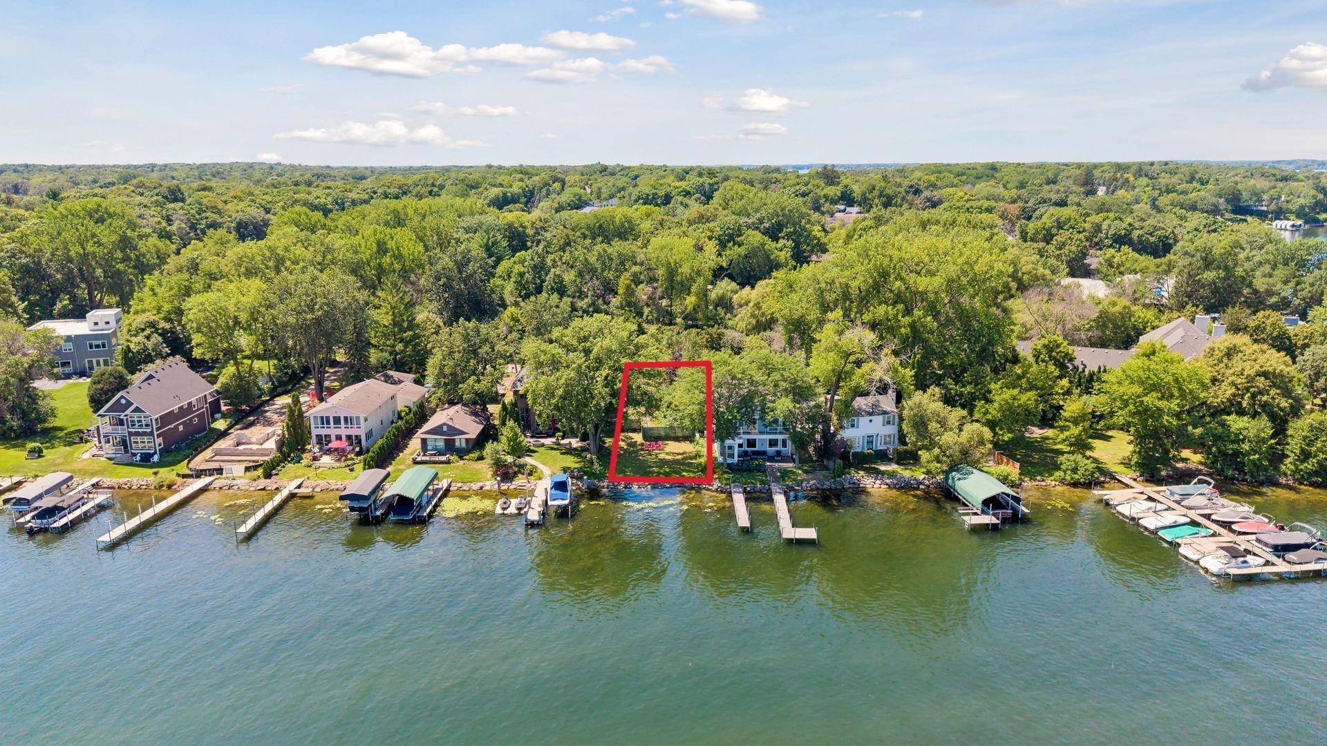 2809 Mckenzie Point RD, Minnetonka, MN 55391