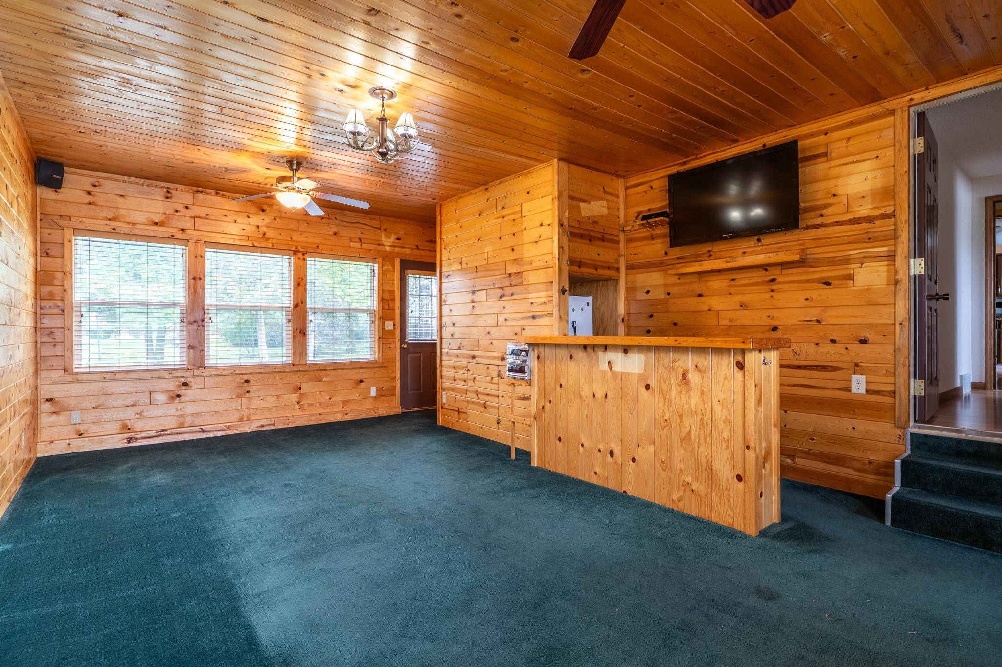 402 Toupin ST, Oklee, MN 56742