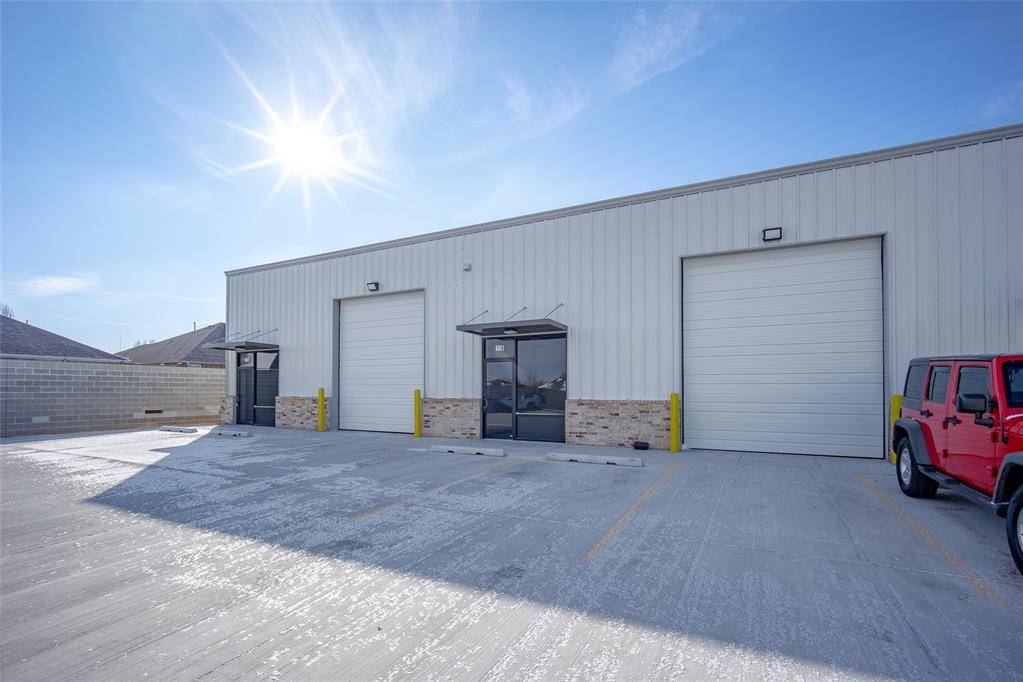 220 Chisholm Trail WAY #106, Mustang, OK 73064
