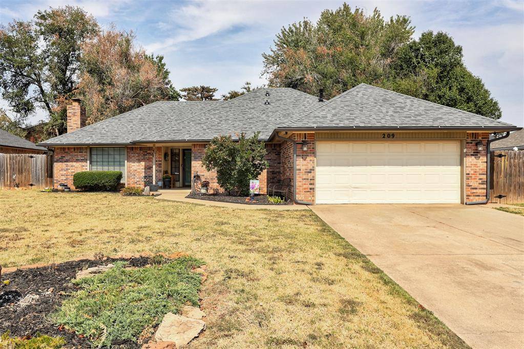 209 SE 30th ST, Moore, OK 73160