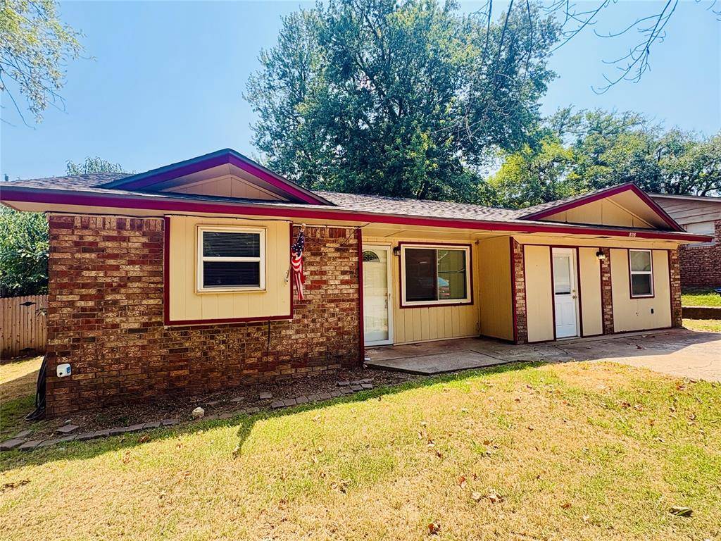 808 Catherine DR, Noble, OK 73068