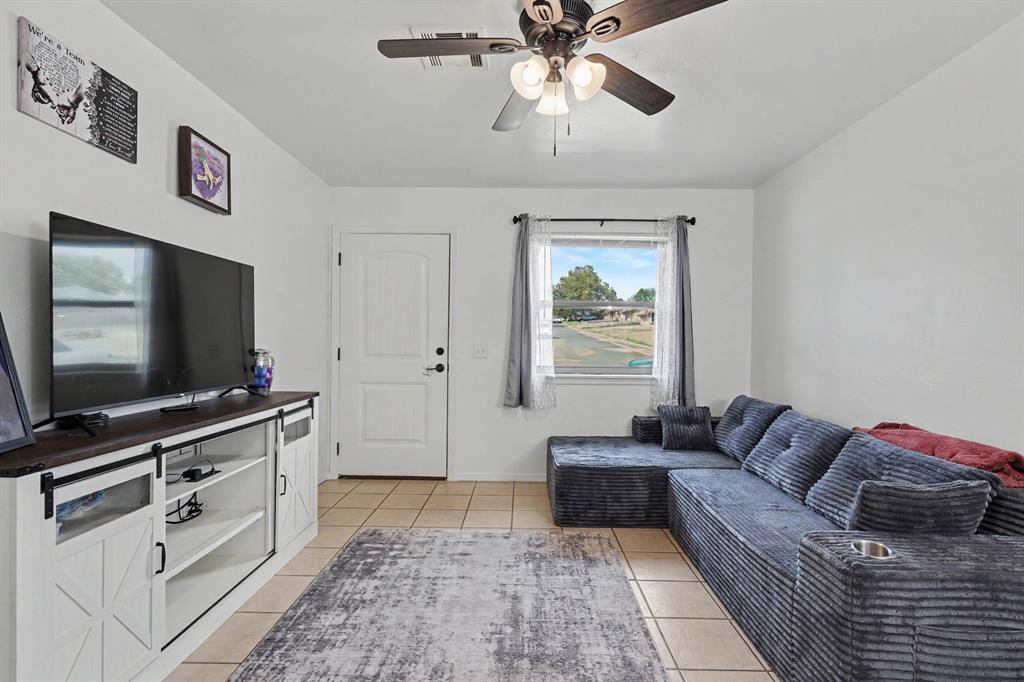 116 N McKenzie ST #116 + 118, Weatherford, OK 73096
