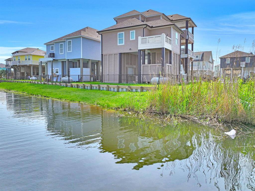1983 Royalville Court, Port Bolivar, TX 77650