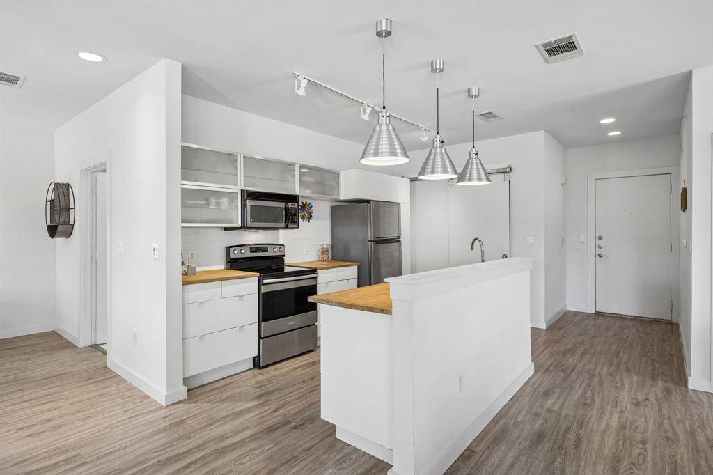 1111 S Akard Street #314, Dallas, TX 75215
