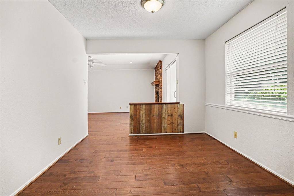 2721 Lucas Drive, Arlington, TX 76015