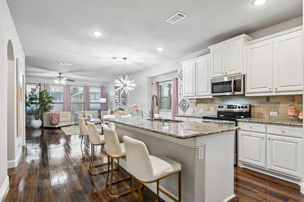 113 Cool Meadows Lane, Red Oak, TX 75154