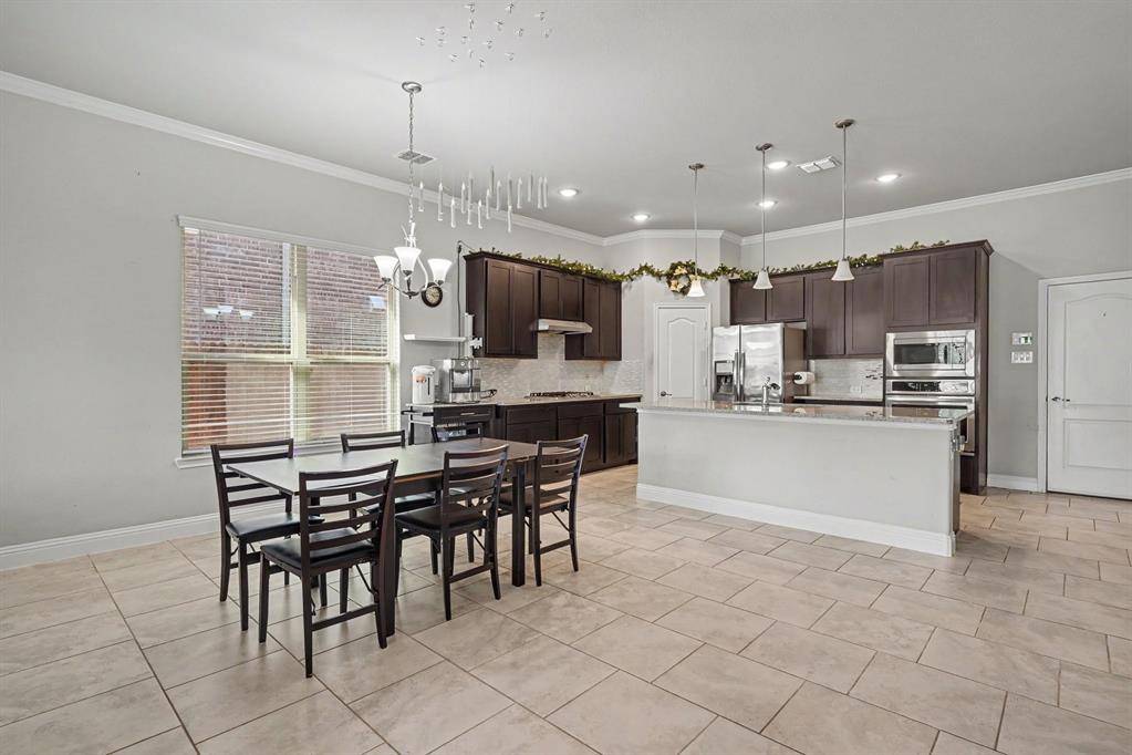 646 Harris Ridge Drive, Arlington, TX 76002