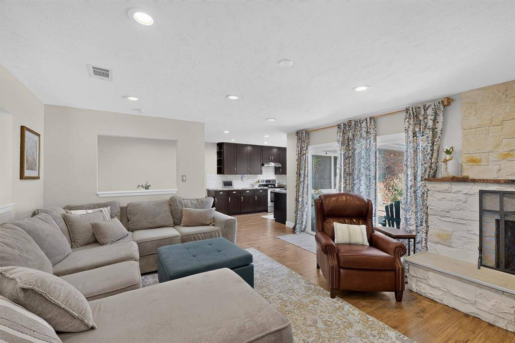 2809 Silverdale Lane, Garland, TX 75044