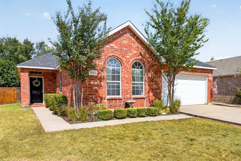 1921 Wild Horse Way, Fort Worth, TX 76247