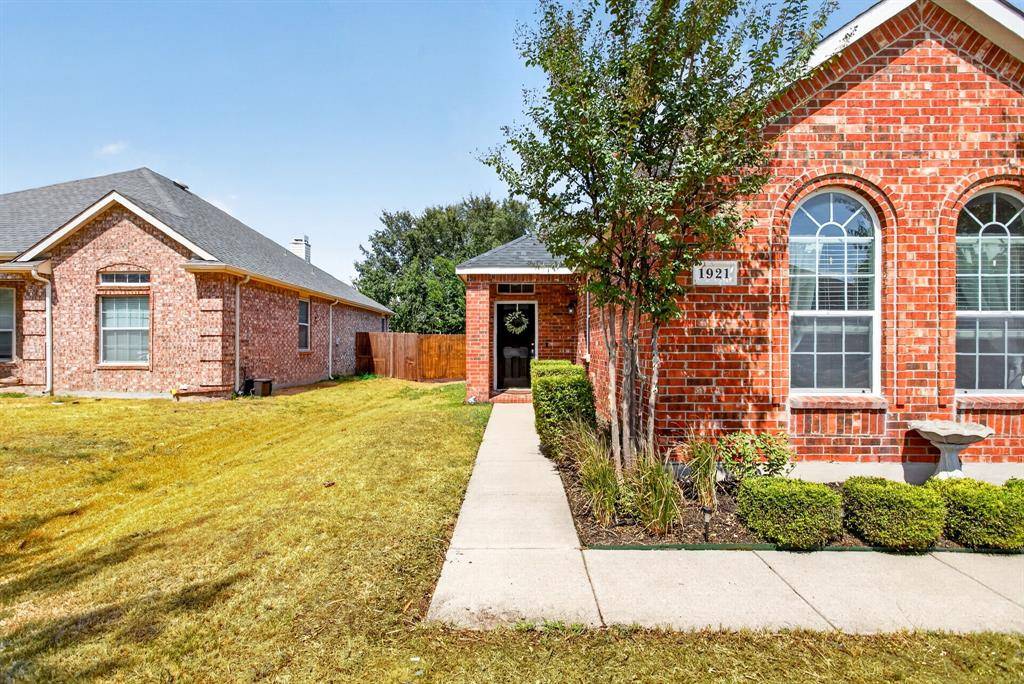 1921 Wild Horse Way, Fort Worth, TX 76247