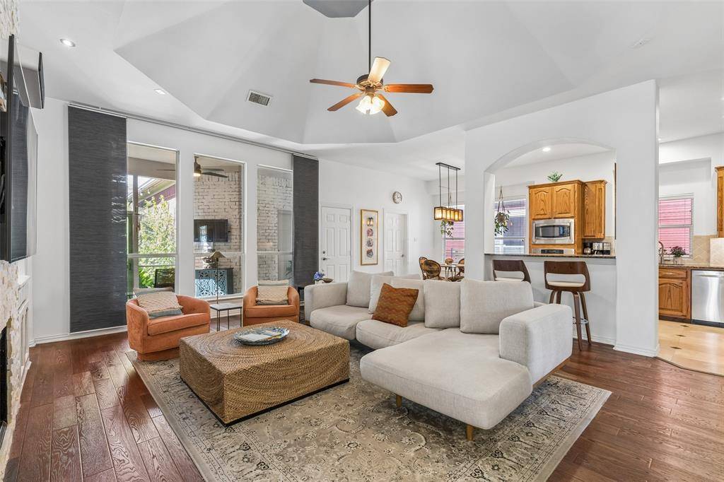 1808 Auburn Drive, Carrollton, TX 75007