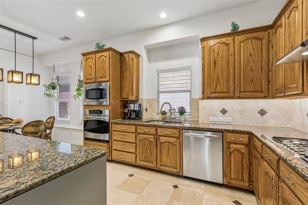 1808 Auburn Drive, Carrollton, TX 75007