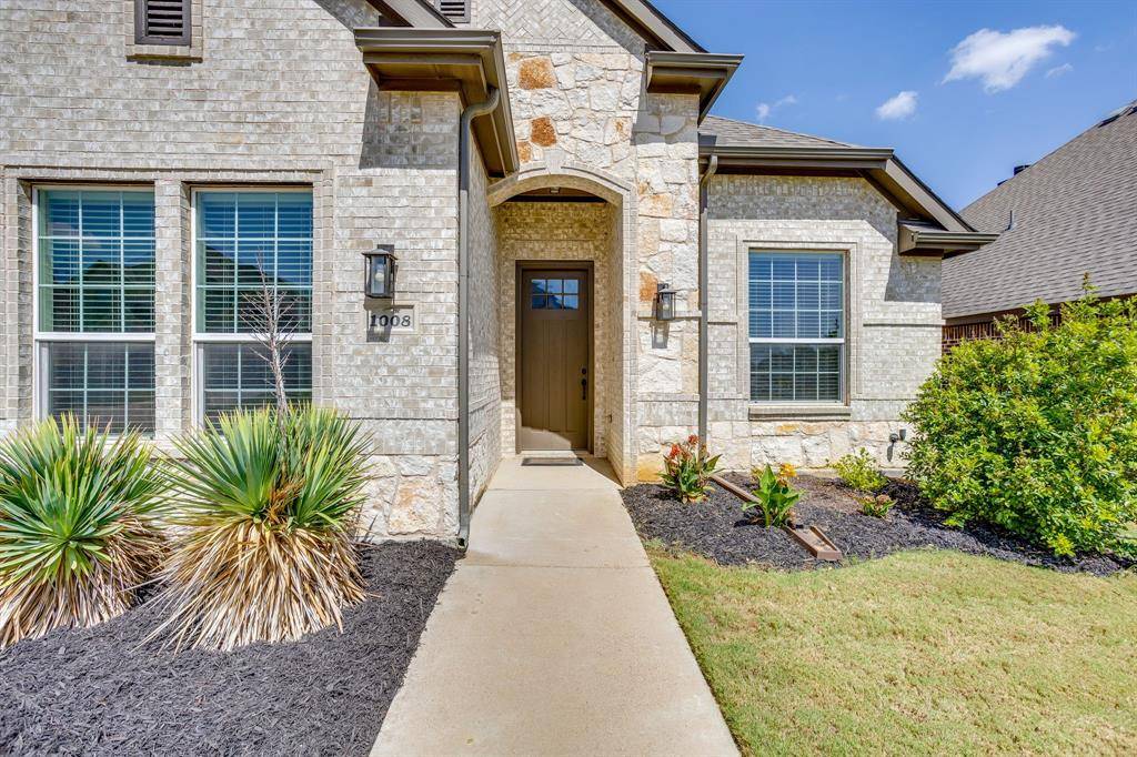 1008 Wildwood Drive, Joshua, TX 76058