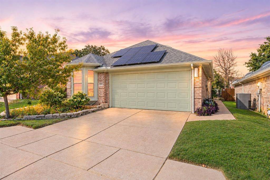 2233 Wembley Wood Lane, Bedford, TX 76022