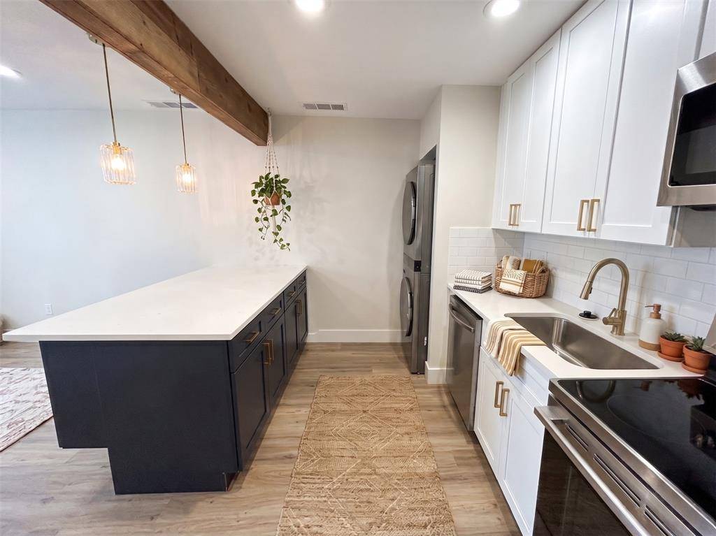 4414 Buena Vista Street #17, Dallas, TX 75205