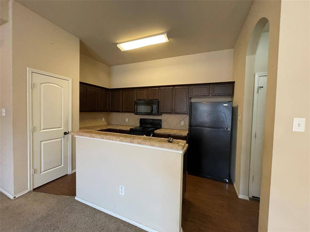 1430 Ravenwood Lane, Mansfield, TX 76063