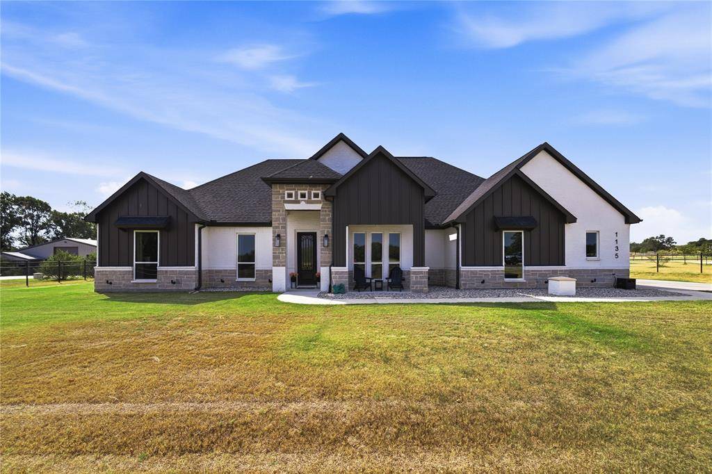 1135 Paradise Parkway, Poolville, TX 76487