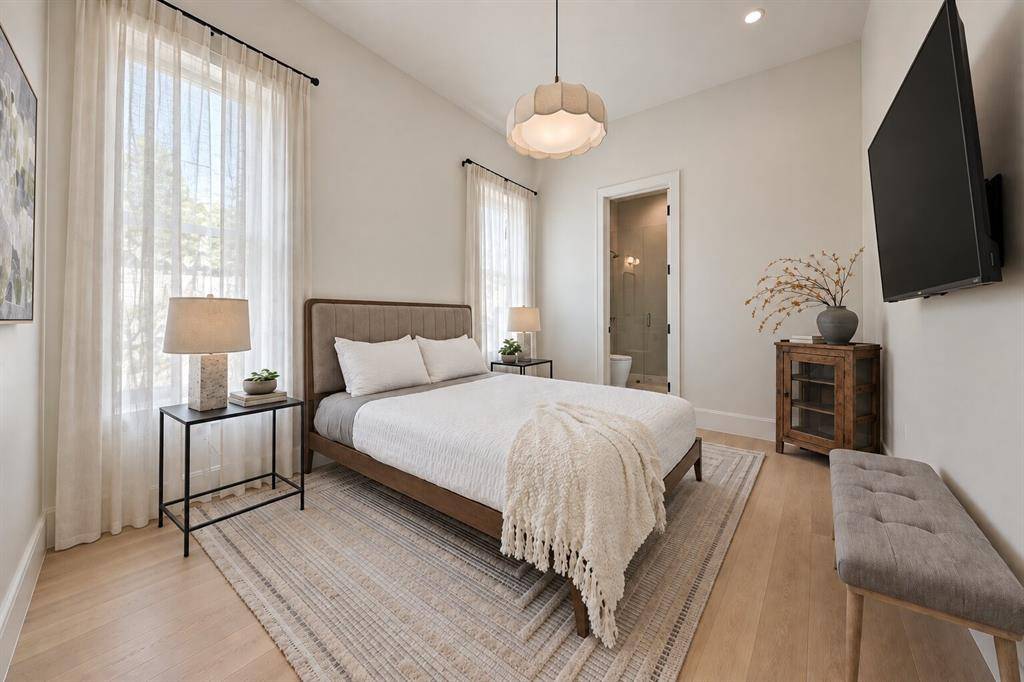 1805 Loving Avenue, Dallas, TX 75214