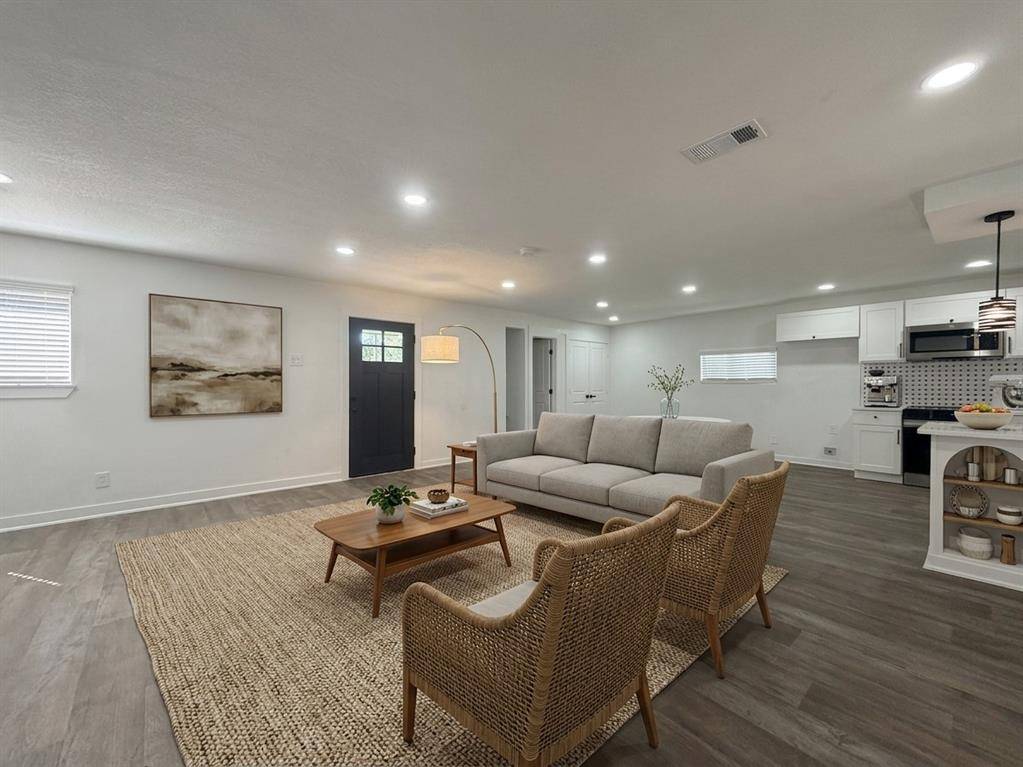 1424 E Parker Road, Plano, TX 75074