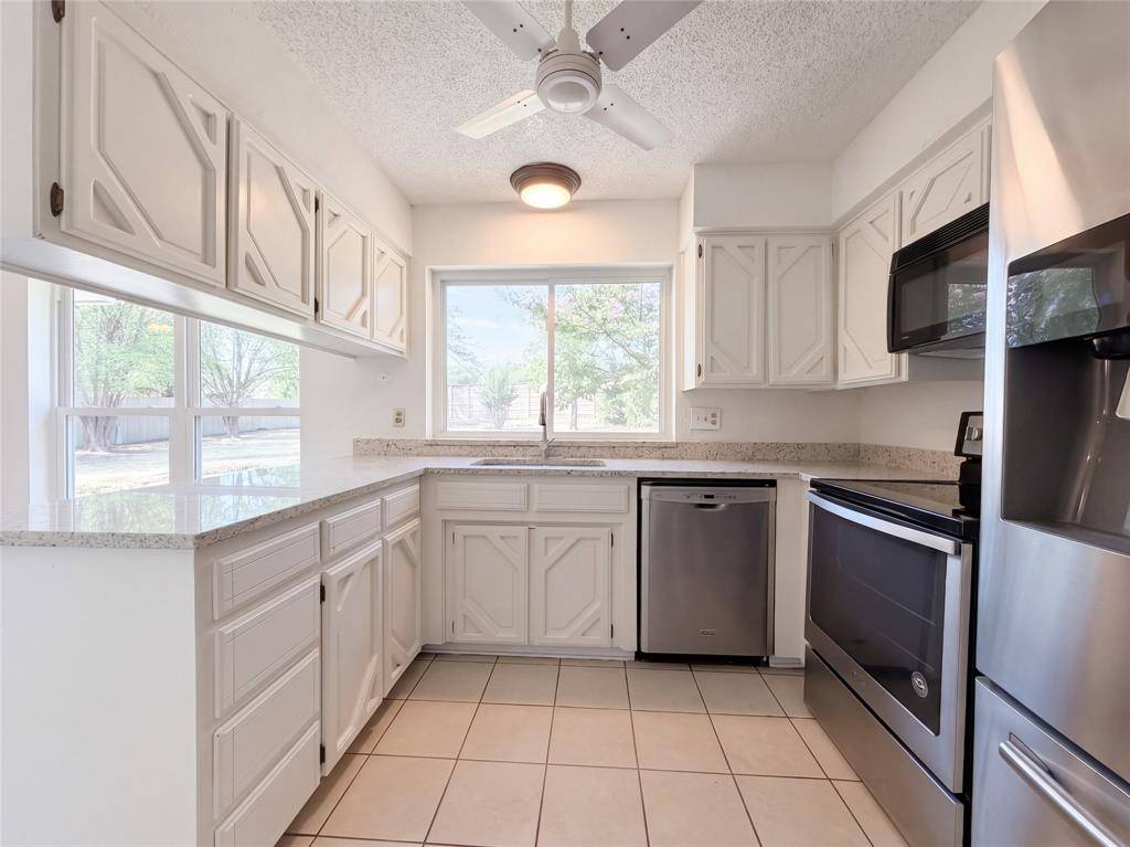 3606 Grissom Drive, Arlington, TX 76016