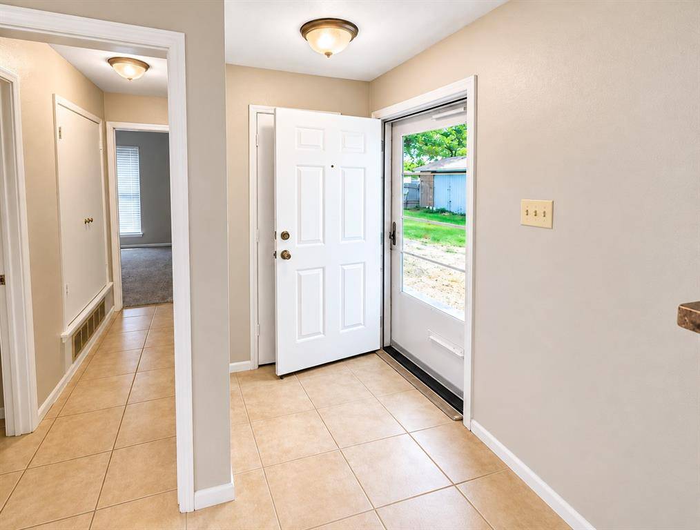 4209 Wingrove Drive, Arlington, TX 76015