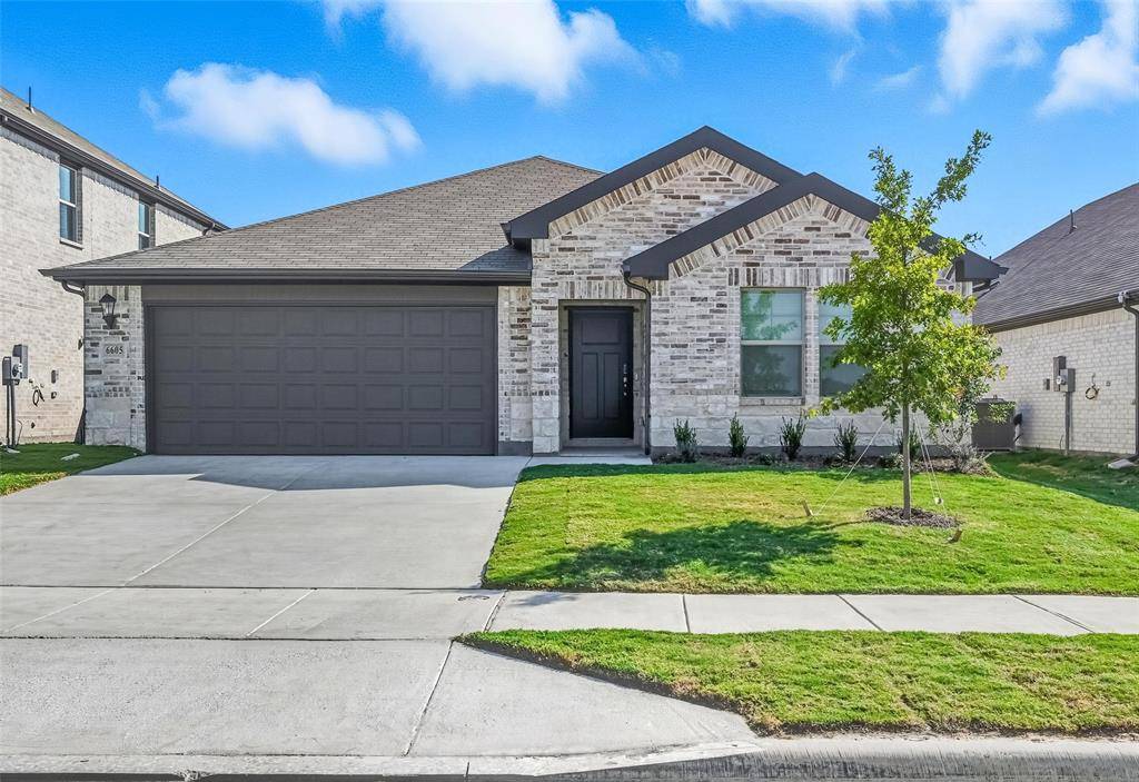 6605 Creek Edge Circle, Fort Worth, TX 76036