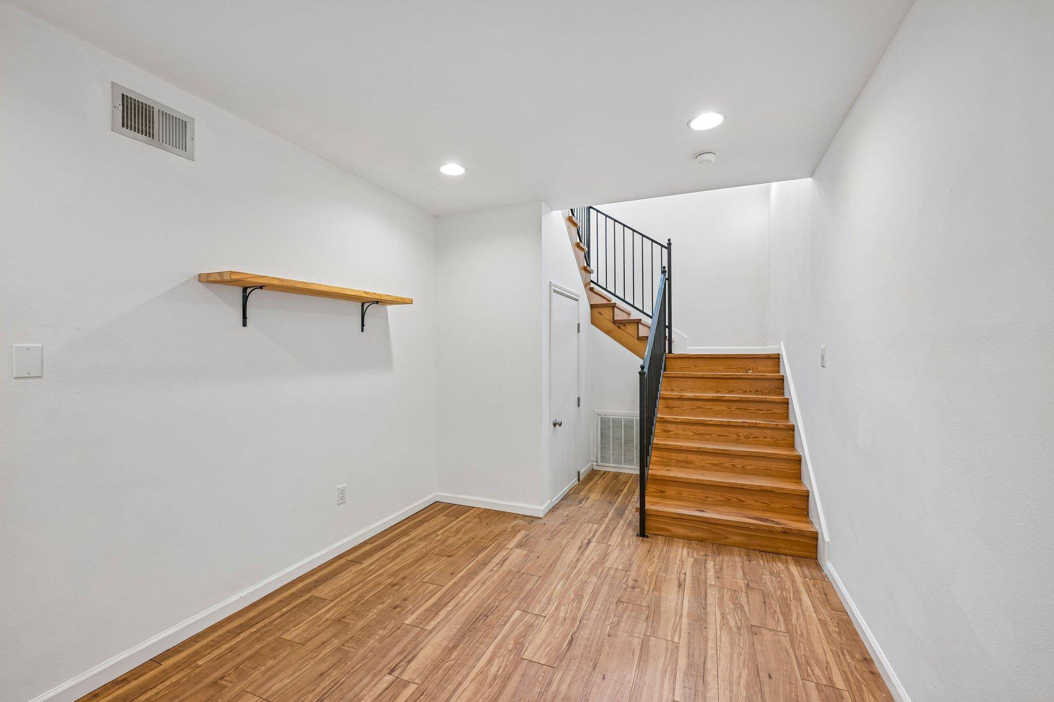 1710 E 16th ST #B, Austin, TX 78702