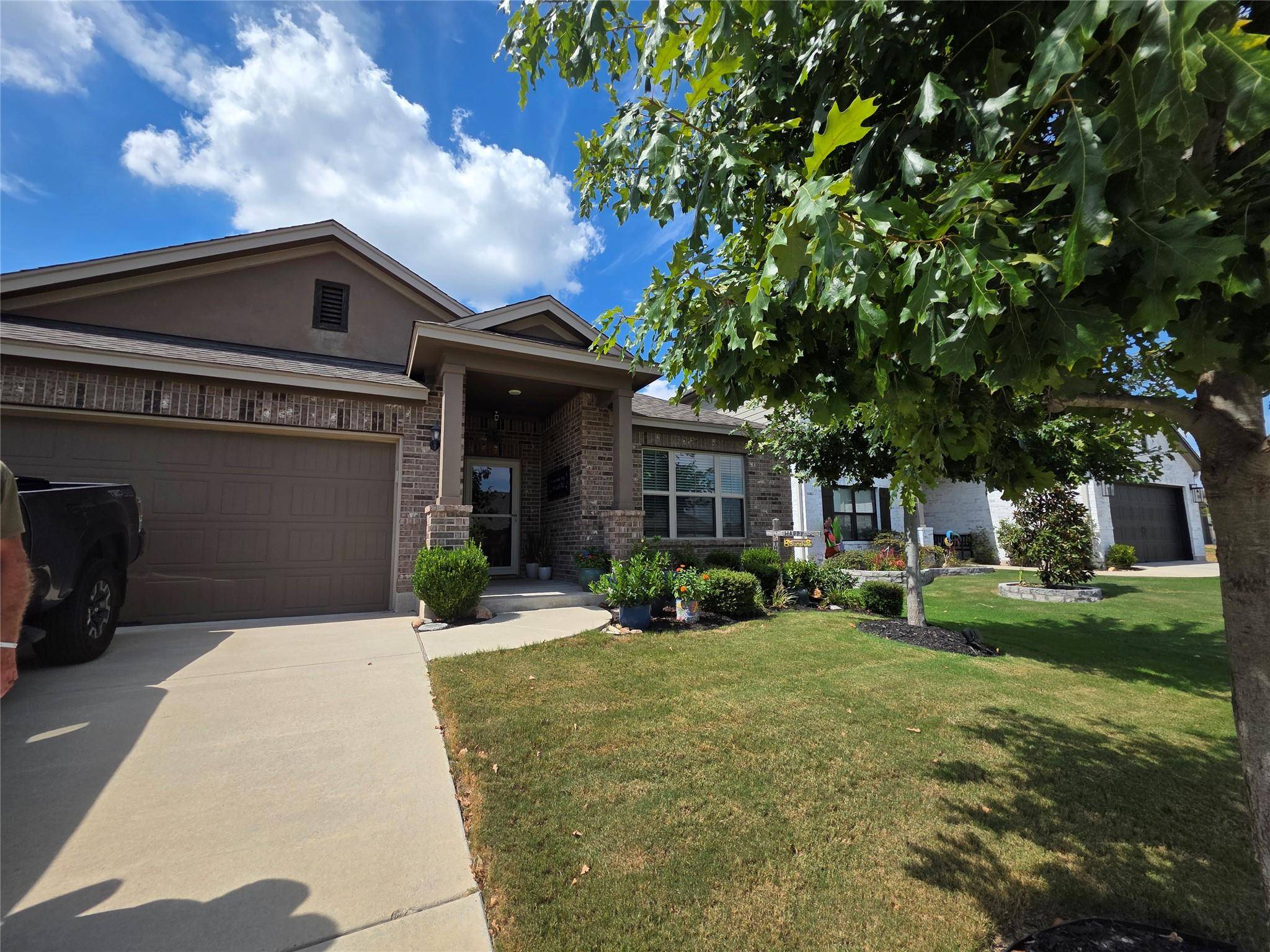 132 Bright Star LN, Georgetown, TX 78628