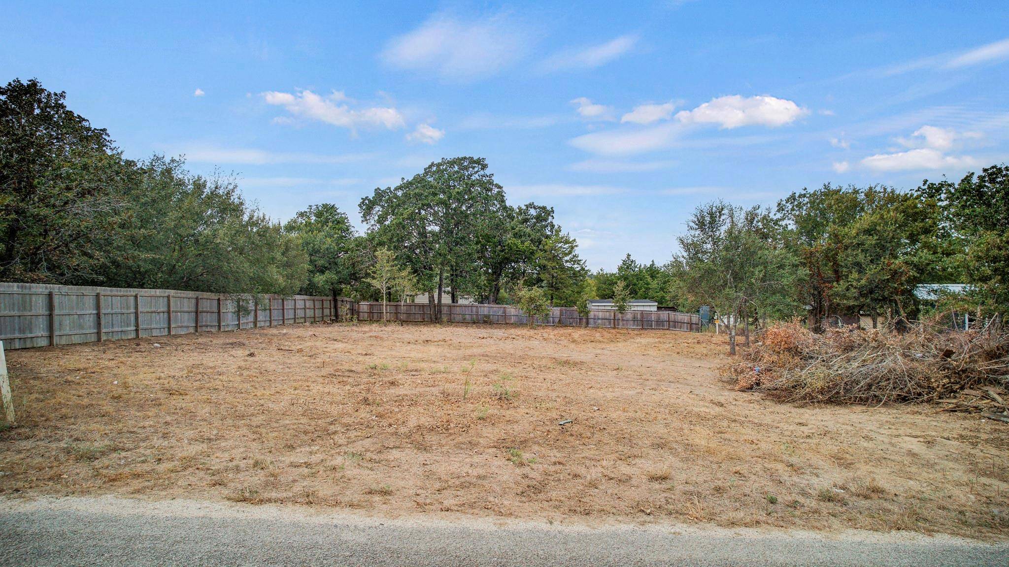 000 Long Shadow DR, Bastrop, TX 78602