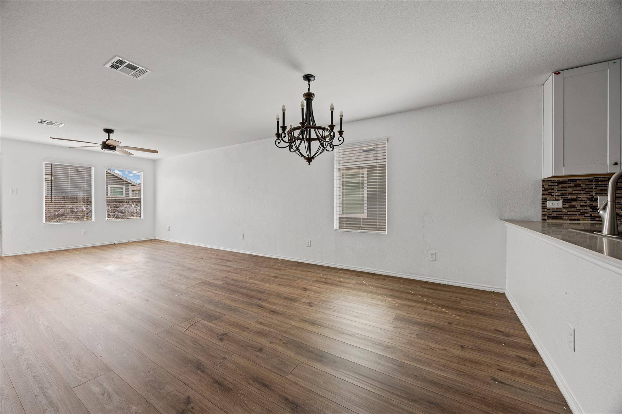 216 Hellcats WAY, Jarrell, TX 76537