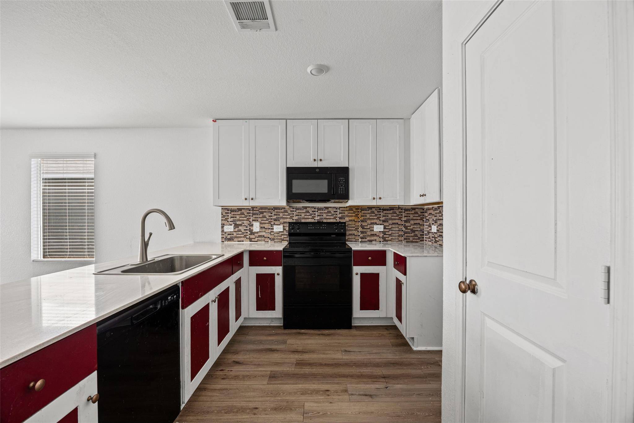 216 Hellcats WAY, Jarrell, TX 76537