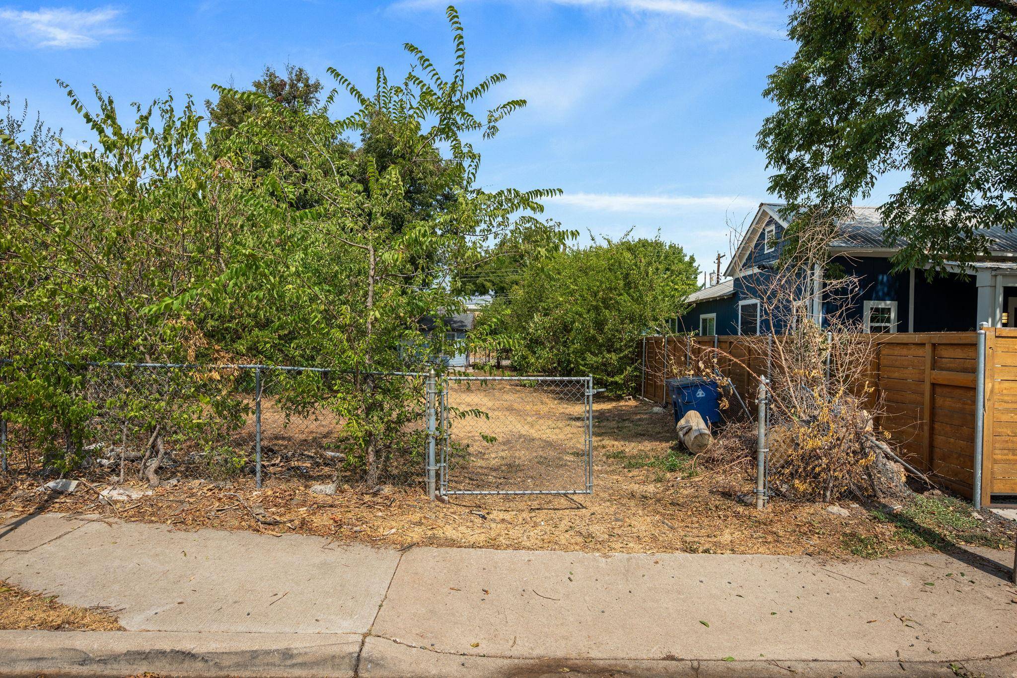 1906 E 2nd ST, Austin, TX 78702