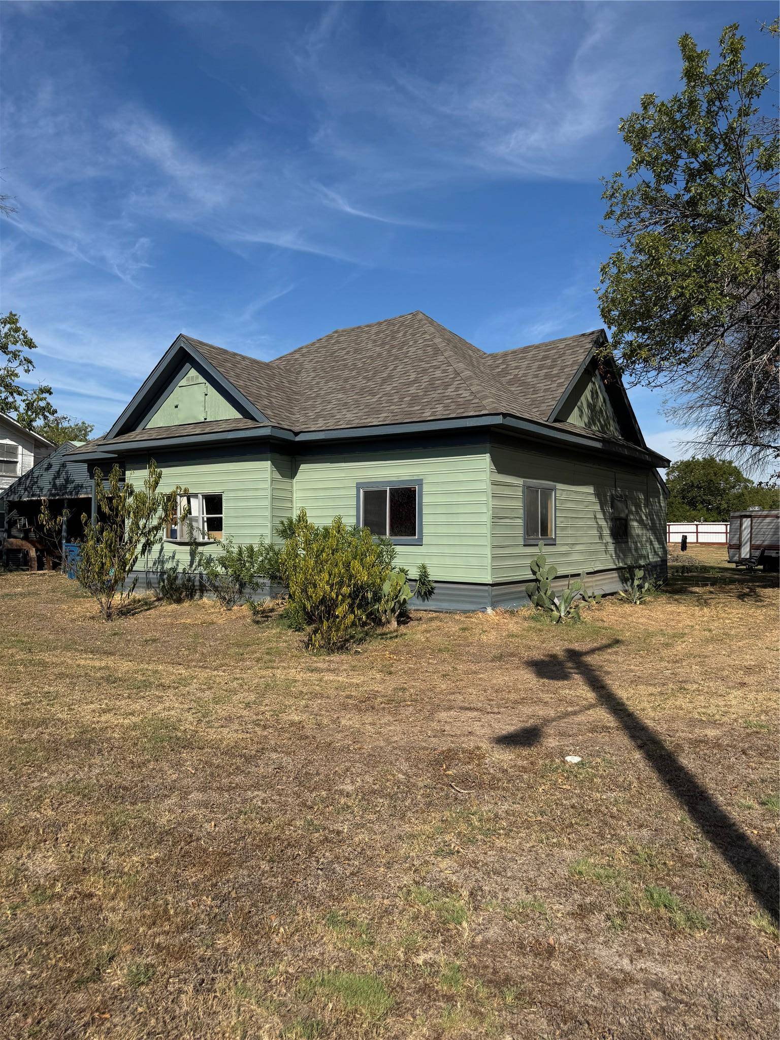 102 N 6th ST W, Dawson, TX 76639