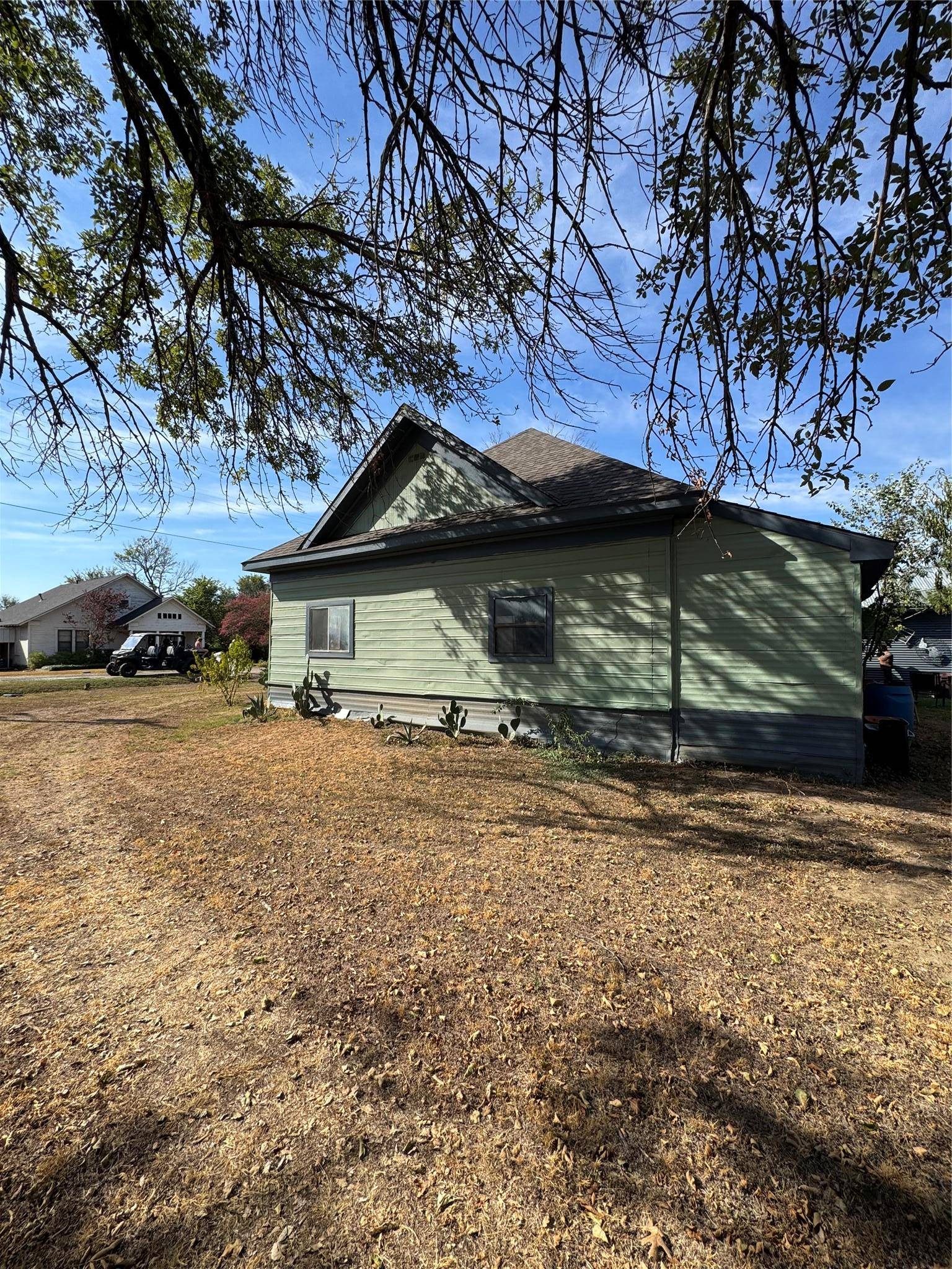 102 N 6th ST W, Dawson, TX 76639