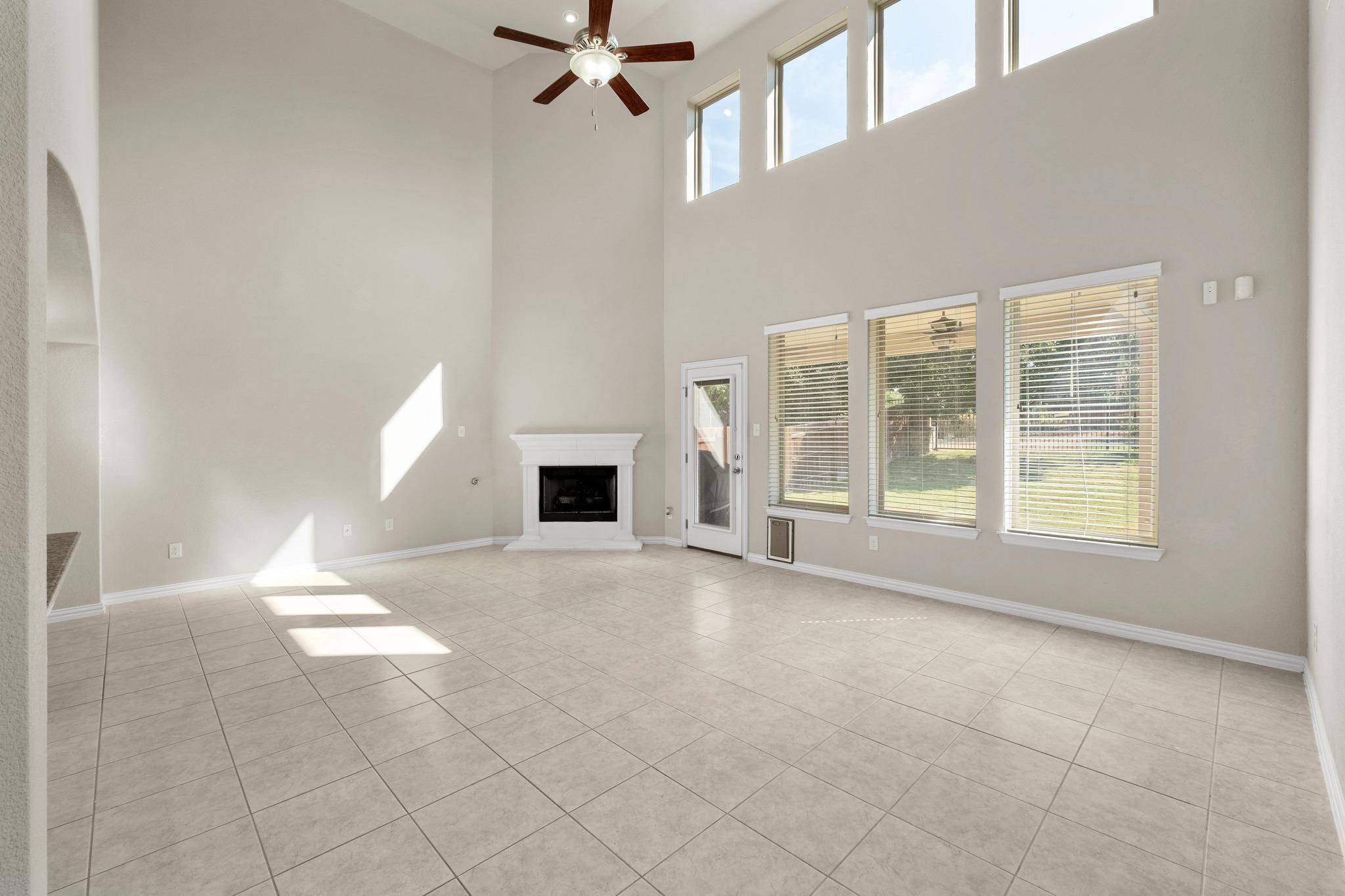 785 Vista Garden DR, Buda, TX 78610
