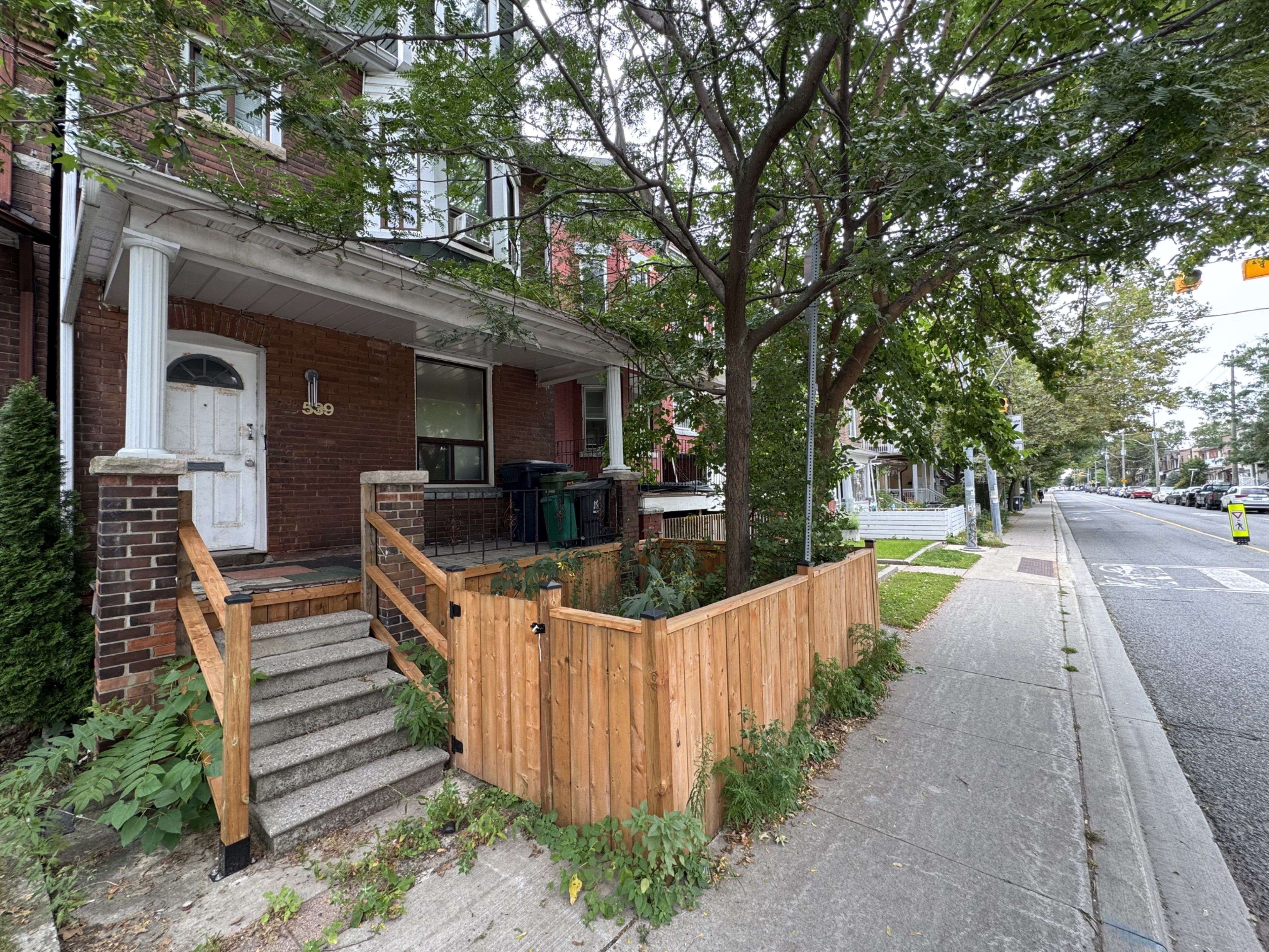 539 Lansdowne AVE, Toronto C01, ON M6H 3Y2
