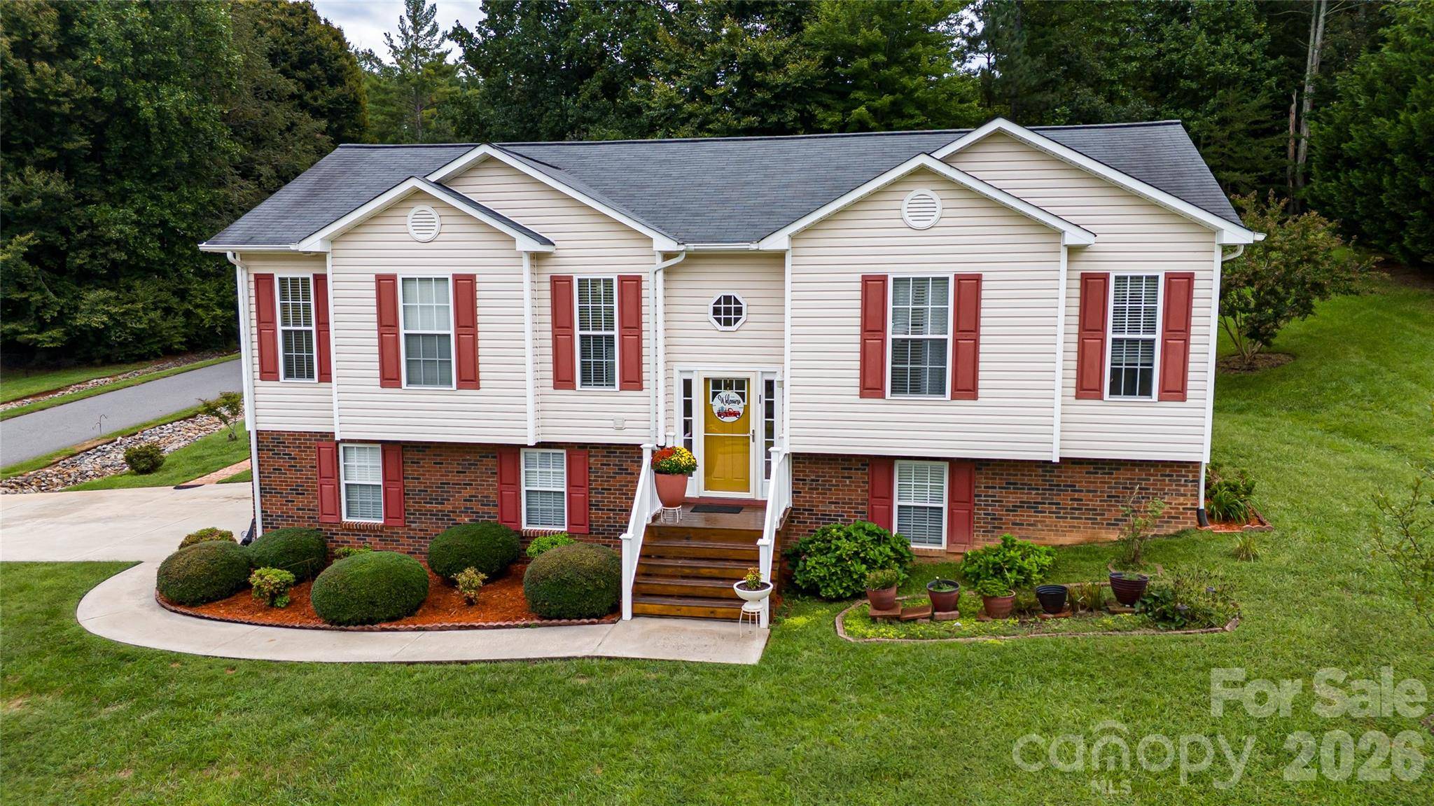 142 Doe RUN, Morganton, NC 28655