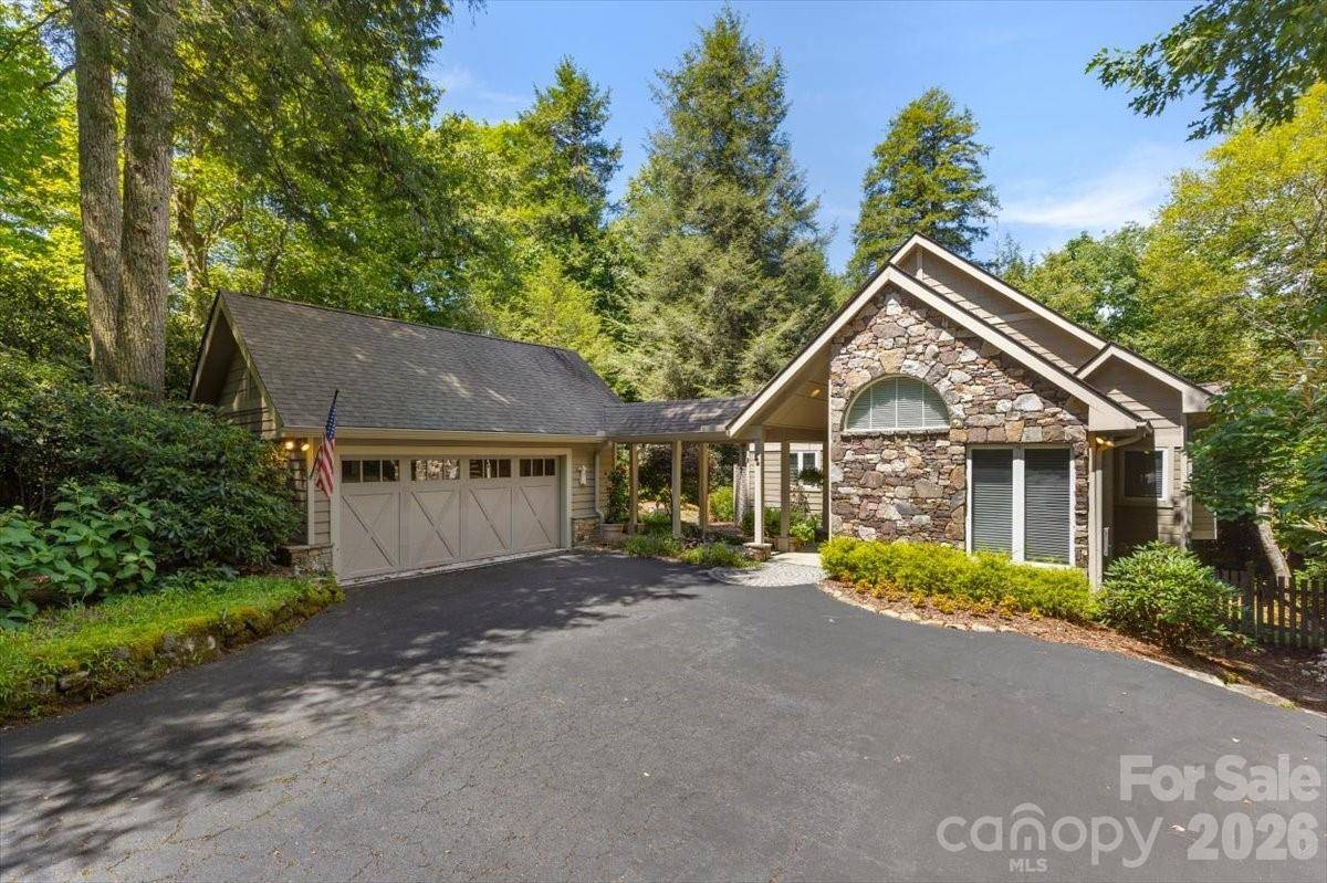 21 Crescent TRL, Highlands, NC 28741
