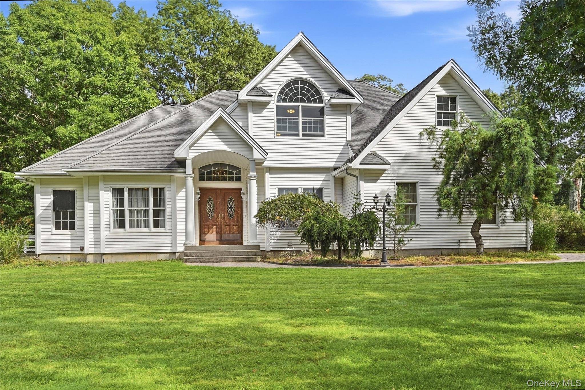 57 E Margin RD, Ridge, NY 11961