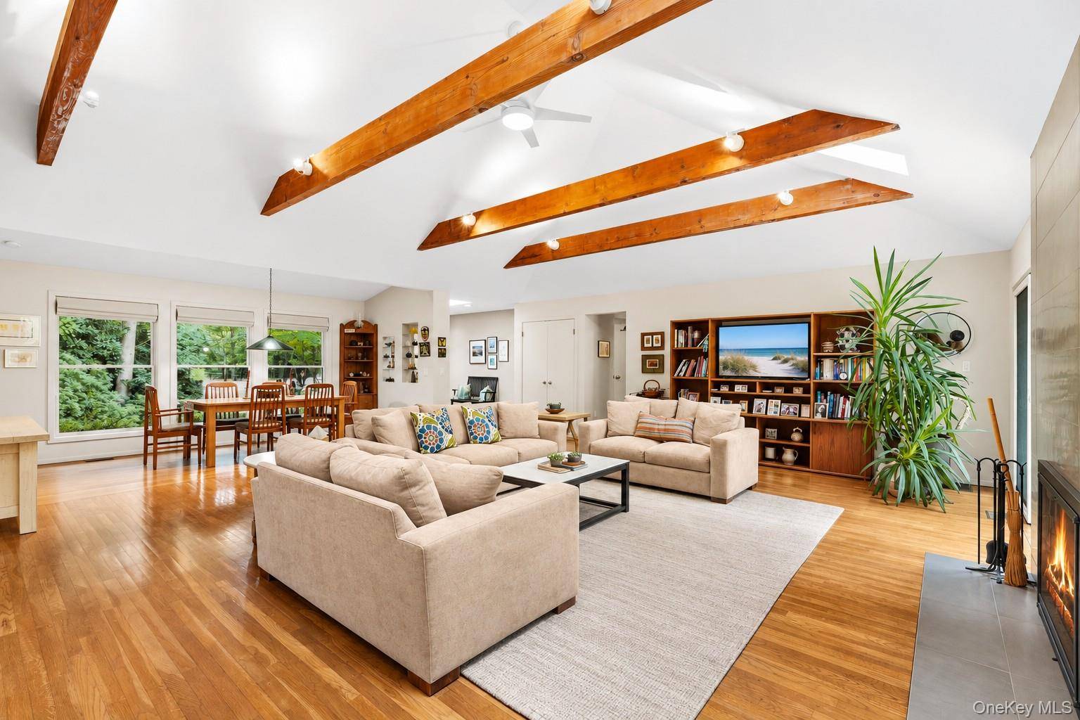 15 Springwood WAY, East Hampton, NY 11937