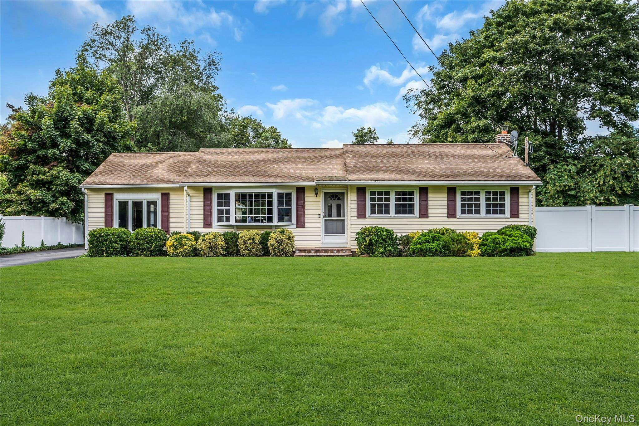 168 Cambon AVE, Saint James, NY 11780